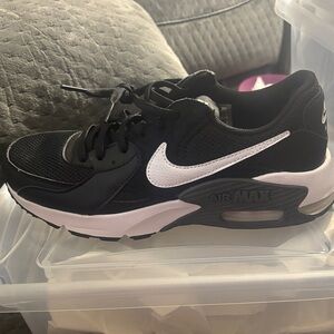 Nike Women's Black and White Air Max Sneakers